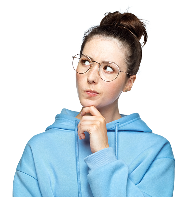 Eine junge Frau macht sich Gedanken über den Preis über die Qualität einer Matratze.